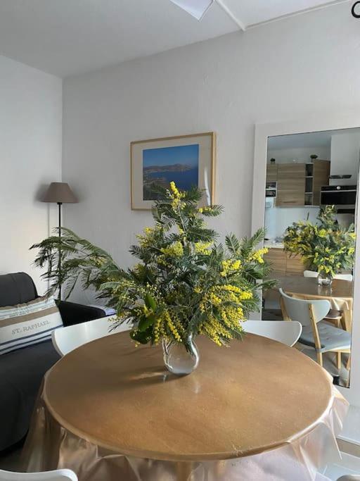 St Raphael 37M2, Piscine, Wifi, Commerces Mer 5Mn A Pieds แซ็งต์-ราฟาเอล ภายนอก รูปภาพ